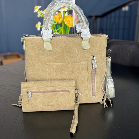 Trinity Ranch Aztec Tooled Fringe Concealed Carry Tote/Crossbody + Wallet Green - Picture 4 of 8